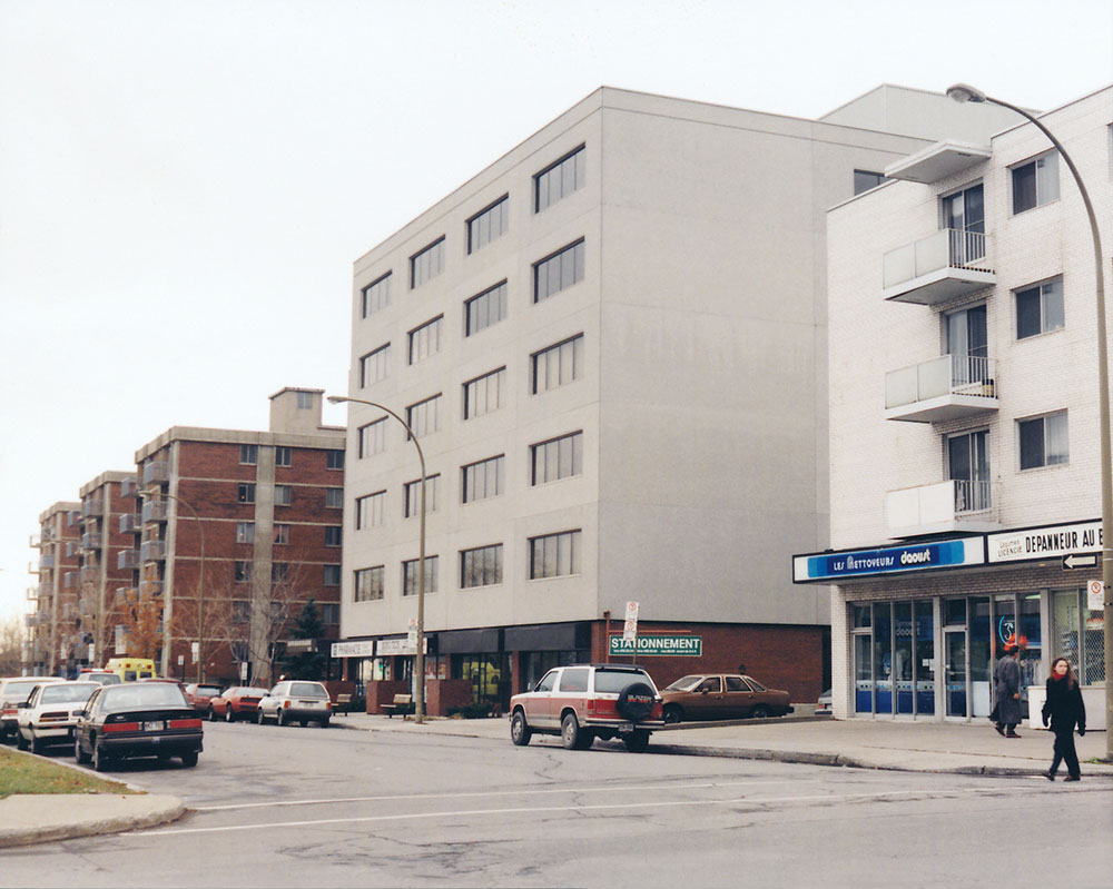 Bureau du Président général des élections en 1973 à Montréal, sur le boulevard Henri-Bourassa